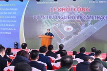 [Foto] Premier asiste al inicio de construcción de escuela primaria de Cam Thach