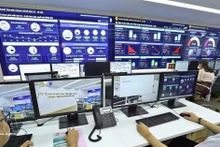 El Centro de Operaciones y Monitoreo Inteligente de la provincia de Binh Phuoc, operativo desde septiembre de 2020, ha desempeñado un papel crucial en el apoyo al desarrollo del gobierno digital. (Fuente: VNA)