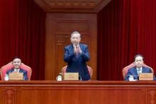 [Foto] Líder partidista se reúne con miembros de subcomités de preparación del XIV Congreso