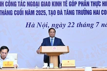 [Foto] Premier vietnamita dirige reunión con misiones sobre diplomacia económica