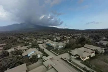Erupción del monte Lewotobi Laki-Laki en el este de Indonesia. (Fotografía: Xinhua/VNA)