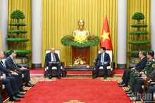 [Foto] Presidente de Vietnam recibe a ministro turco de Defensa Nacional