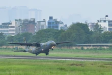 [Foto] Brigada Aérea 918 entrena para desfile del Día Nacional