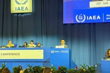 Vu Le Thai Hoang, embajador de Vietnam en Austria y jefe de la delegación vietnamita ante el OIEA y organismos internacionales, interviene en la sesión plenaria de la 69ª Reunión Ordinaria de la Conferencia General del OIEA. (Foto: Nhan Dan)