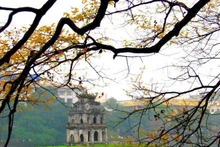 El lago Hoan Kiem, en Hanói, en otoño. (Foto: anninhthudo.vn)