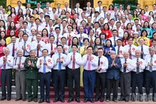 [Foto] Presidente de Vietnam recibe a periodistas destacados con motivo de Día de Prensa Revolucionaria 