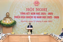 [Foto] Premier vietnamita preside conferencia sobre año escolar 2024-2025 y tareas para próximo curso