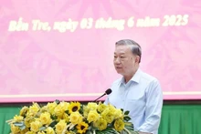 El secretario general del Partido Comunista de Vietnam, To Lam, interviene en la reunión. (Fotografía: VNA)