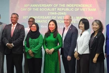 Delegados a la ceremonia convocada en el marco de la visita de trabajo para conmemorar el 80º aniversario del Día Nacional de Vietnam y el 50º de sus relaciones diplomáticas con Maldivas. (Foto: VNA)