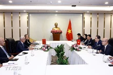 El presidente de la Asamblea Nacional de Vietnam, Tran Thanh Man, recibe al presidente de la Cámara de Representantes de Marruecos, Rachid Talbi El Alami, en enero de 2025. (Foto: VNA)