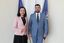 La embajadora de Vietnam en Bulgaria, Nguyen Thi Minh Nguyet, y el ministro de Asuntos Exteriores de Bulgaria, Georg Georgiev. (Foto: VNA)