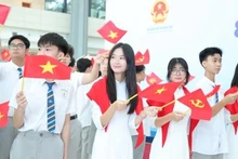 Estudiantes en la ceremonia de apertura del curso escolar 2025-2026. (Foto: phunuvietnam.vn)