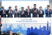 Ceremonia de presentación de nuevas iniciativas entre el NIC y Google. (Fotografía: VNA)