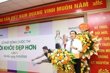 El viceministro de Salud Pública vietnamita Tran Van Thuan interviene en el acto. (Foto: Nhan Dan)