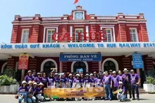Los viajes en tren atraen cada vez más a particulares, organizaciones y empresas. (Fotografía: VNA)
