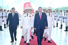 [Foto] Líder del PCV asiste a conmemoración del 80 aniversario de la Seguridad Pública Popular de Vietnam