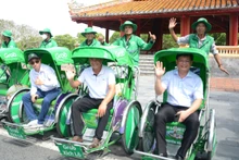 La ciudad de Hue se ha convertido en el primer territorio vietnamita en poner en marcha el servicio “Grab Xich lo”. (Foto: VNA)