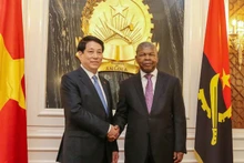 El presidente de Vietnam, Luong Cuong, y su homólogo de Angola, João Manuel Gonçalves Lourenço. (Foto: VNA)