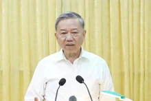 El secretario general del Partido Comunista de Vietnam, To Lam, habla en la reunión. (Fotografía: VNA)