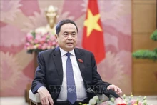 El presidente de la Asamblea Nacional de Vietnam, Tran Thanh Man, responde a preguntas de la prensa. (Foto: VNA)