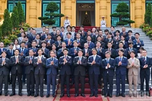 [Foto] Presidente de Vietnam dialoga con delegados juveniles del Partido Liberal Democrático de Japón