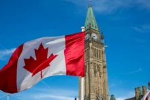La bandera canadiense ondea en la Colina del Parlamento en Ottawa. (Foto: Gobierno de Canadá)
