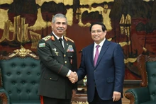 [Foto] Primer ministro vietnamita se reúne con ministro de Defensa de Azerbaiyán 