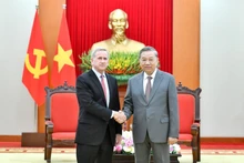 [Foto] Lider partidista vietnamita recibe al presidente de corporación tecnológica estadounidense Qualcomm