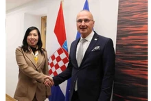 La viceministra de Relaciones Exteriores de Vietnam Le Thi Thu Hang y el canciller croata, Gordan Grlić Radman. (Foto: VNA)