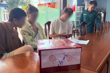 Extranjero detenido por operar un dron ilegalmente en Da Nang. (Foto: laodong.vn)