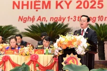 Nguyen Duc Trung, secretario del Comité del Partido de Nghe An, habla en el evento. (Foto: Nhan Dan)