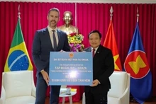 El grupo JBS dona 20.000 dólares y miles de mantas, sábanas y colchones para las familias afectadas. (Foto: VNA)