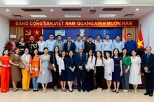 Delegados y exalumnos del lTEC posan para una foto de recuerdo. (Foto: Embajada de la India en Vietnam)