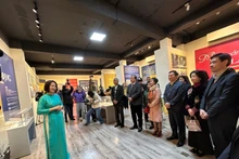 Visitantes a la exposición. 