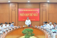 [Foto] Lider partidista vietnamita preside primera reunión del Comité Directivo del PCV sobre perfeccionamiento institucional y jurídico