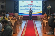 En la conferencia de capacitación.