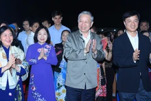El secretario general del PCV, To Lam, y los delegados en el Festival.