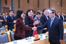 El primer ministro Pham Minh Chinh asiste al acto.