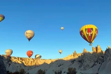 Cada vez más turistas vietnamitas llegan a Turquía para explorar sus hermosas y misteriosas tierras. En la foto: La zona turística de globos aerostáticos más famosa del mundo, en la región turca de Capadocia. (Foto: VNA)