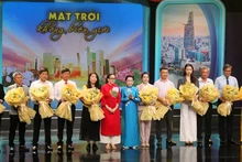 El Comité Organizador agradece a las entidades que contribuyeron al programa. (Foto: tuoitrethudo.vn)