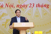 El primer ministro vietnamita, Pham Minh Chinh, preside la 14ª reunión del Comité Directivo Nacional para la lucha contra la pesca ilegal, no declarada y no reglamentada. (Foto: VNA)