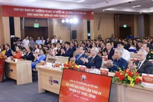 [Foto] Primer ministro asiste a IV Asamblea del Comité del PCV en el Grupo de Electricidad de Vietnam
