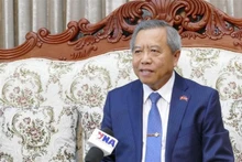El profesor Boviengkham Vongdara, presidente de la Asociación de Amistad Laos-Vietnam, en una entrevista con la Agencia Vietnamita de Noticias. (Foto: VNA)