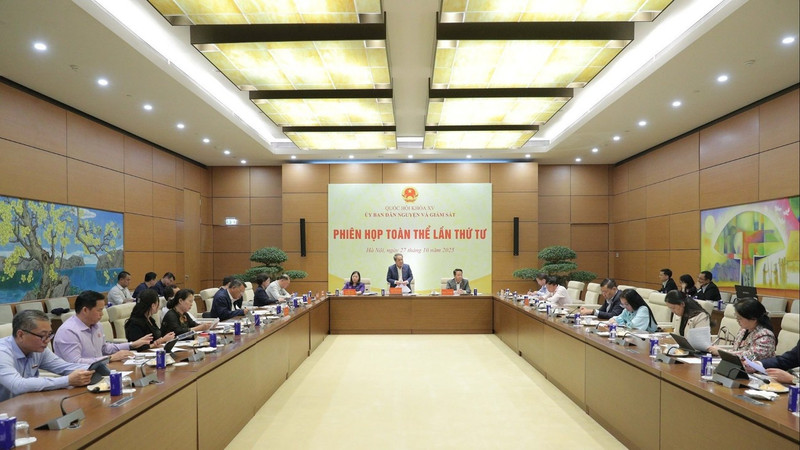 Cuarta sesión plenaria de la Comisión de Peticiones de los Ciudadanos y Supervisión, celebrada en octubre de 2025. (Foto: Quochoi.vn)