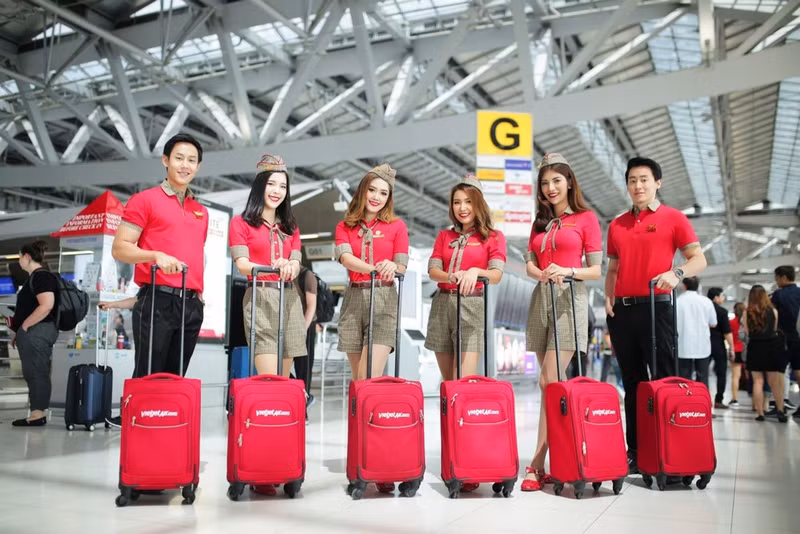 El característico uniforme rojo de Vietjet, elegido por viajeros de todo el mundo como el Mejor Uniforme de Tripulación de Cabina. (Foto: Vietjet)