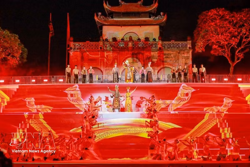 Una actuación durante la ceremonia de inauguración del Festival Internacional de Artes Marciales de Hanói 2026, el 7 de agosto. (Foto: VNA)