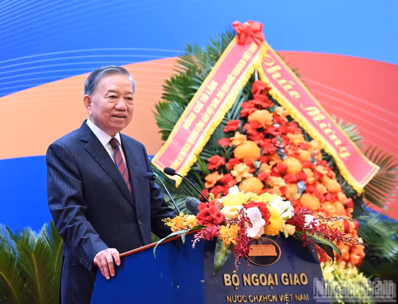El secretario general del PCV y presidente de Vietnam, To Lam, interviene en la cita. (Foto: VNA)
