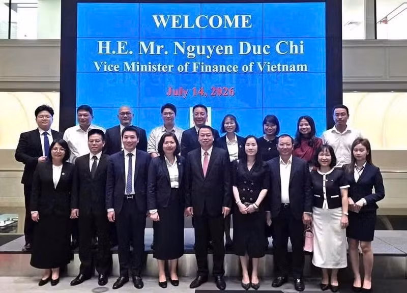 El Ministerio de Finanzas de Vietnam intercambia experiencias con Japón sobre el desarrollo del mercado de valores. (Foto: Comisión Estatal de Valores)