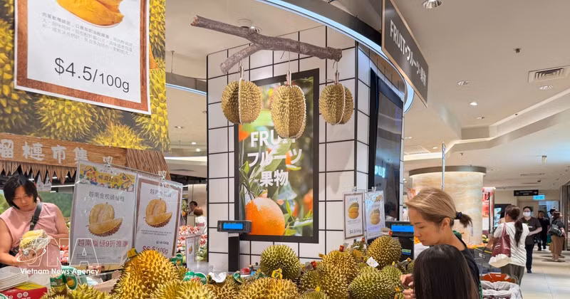 Un puesto de durian en el supermercado APITA. (Foto: VNA)