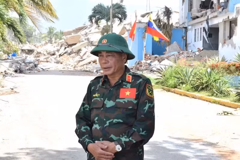 El mayor general Pham Van Ty, subdirector del Departamento de Búsqueda y Rescate del Estado Mayor General del Ejército Popular de Vietnam y jefe de la misión vietnamita de rescate. (Foto: VNA)